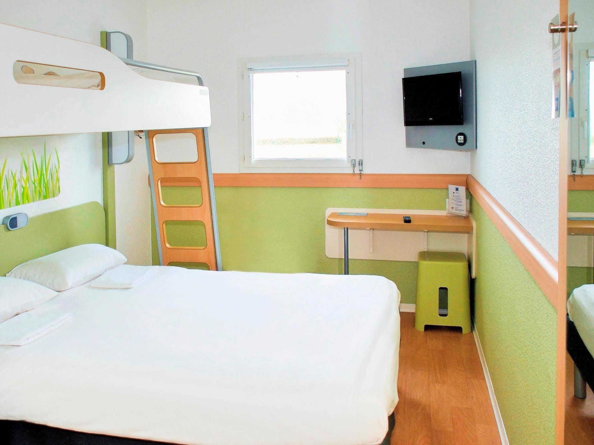 Ibis Budget Flers Grands Champs Exterior foto